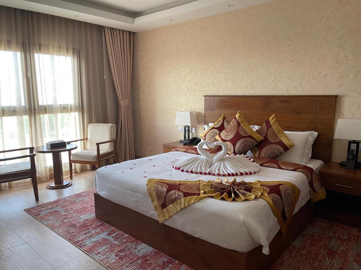 Alsahwa Hotel Seeb ภายนอก รูปภาพ